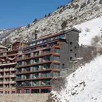 El Tarter The Mirror & Spa Luxury Apartments