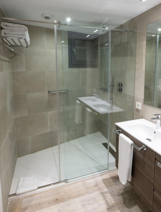 The Mirror & Luxury * El Tarter