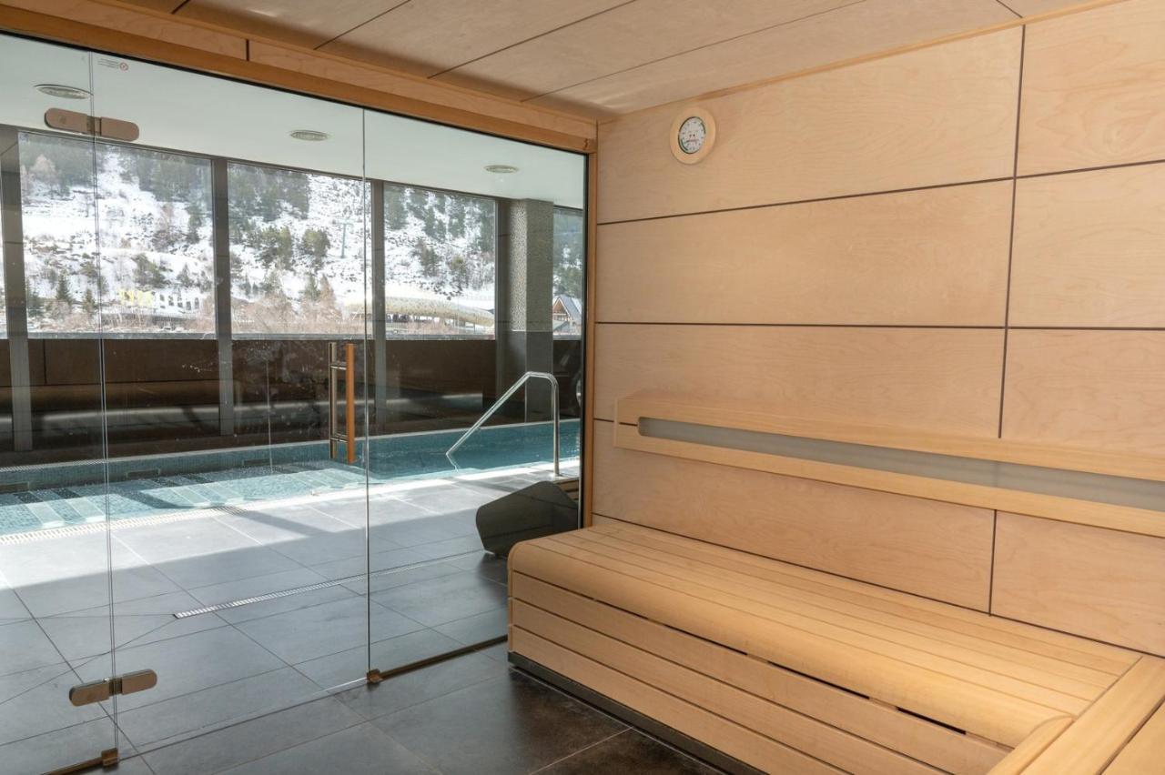 The Mirror & Luxury El Tarter