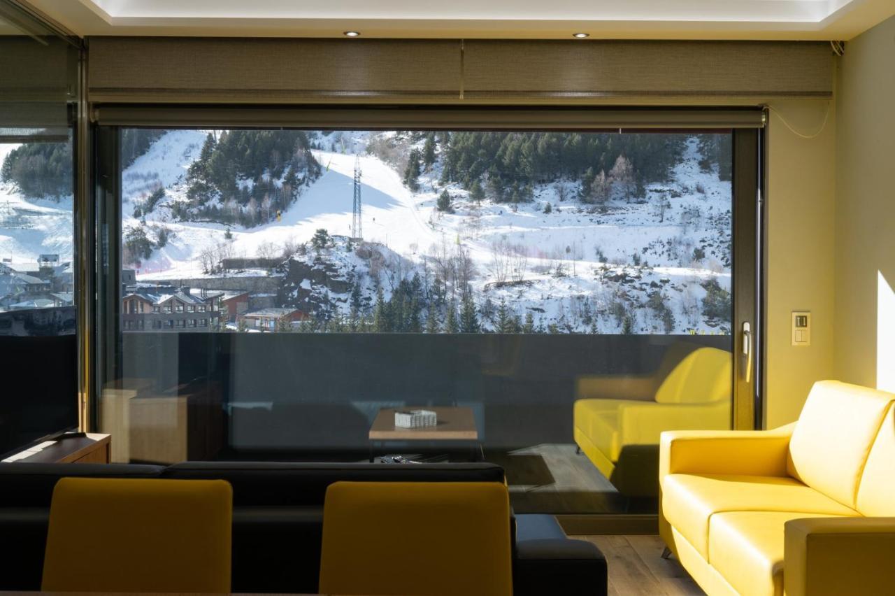 The Mirror & Luxury El Tarter