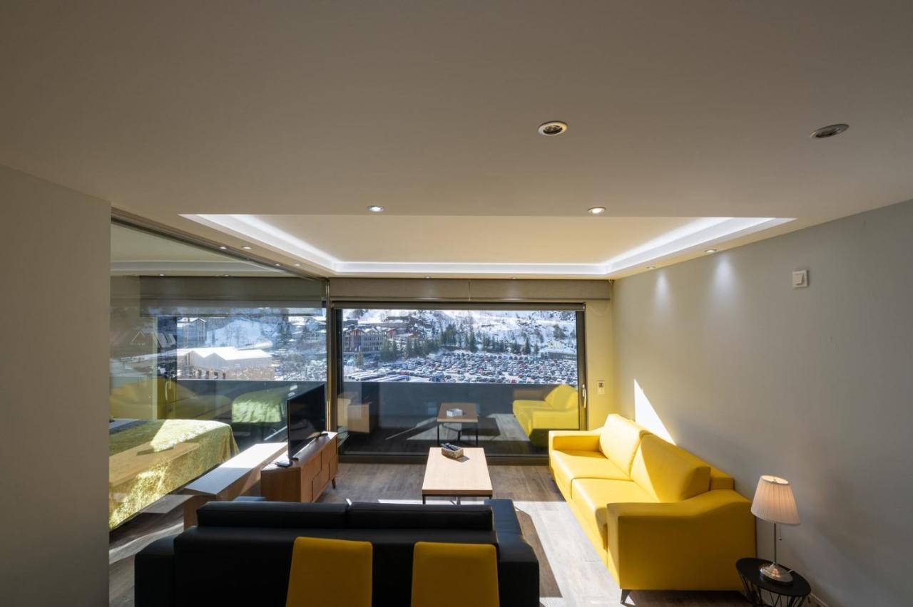The Mirror & Luxury Apartamento