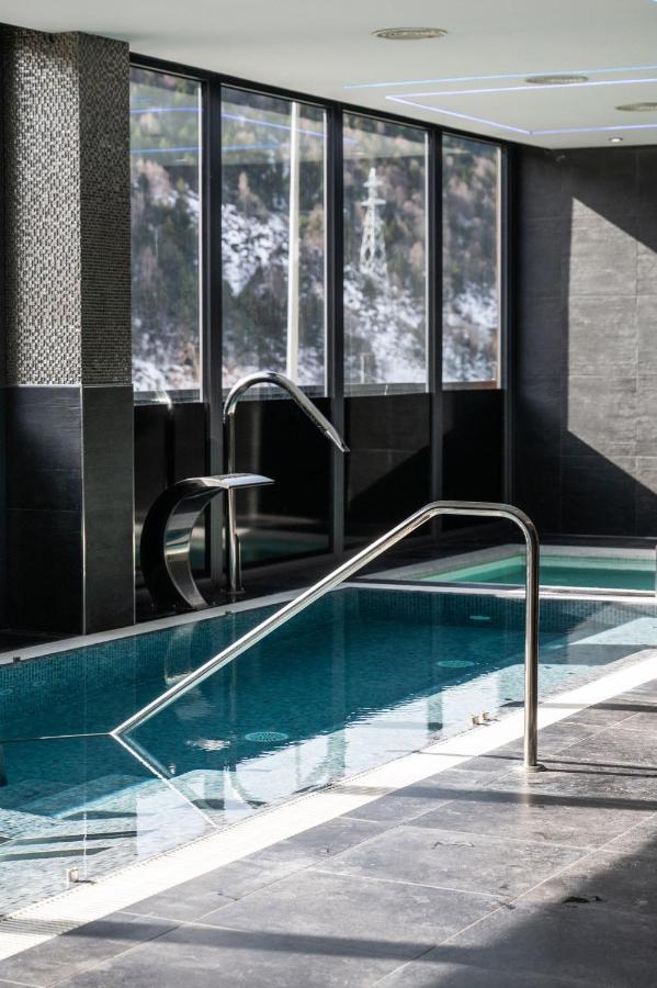 The Mirror & Luxury Apartamento El Tarter